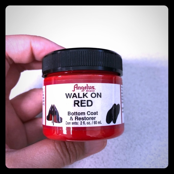 angelus walk on red